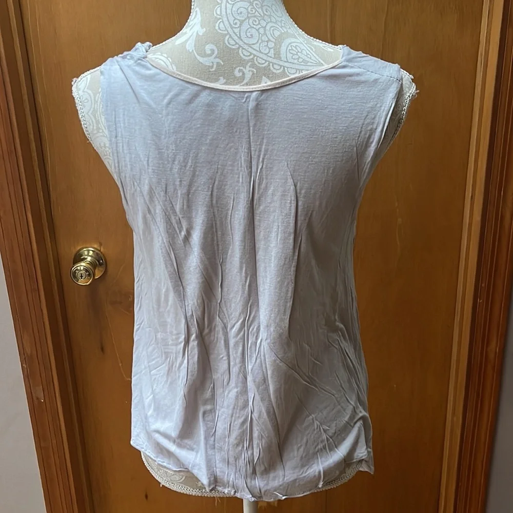 NWOT Mystree gathered tank. Size M - Picture 3 of 4